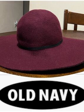 Old Navy Burgundy Wool Felt Hat
